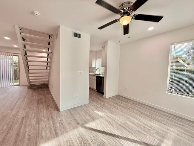 7388 Tooma St San Diego, CA 92139 photo 4