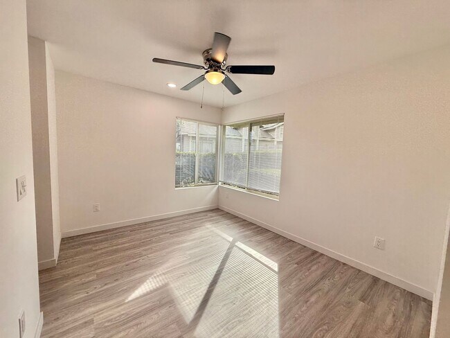 7388 Tooma St San Diego, CA 92139 photo 3
