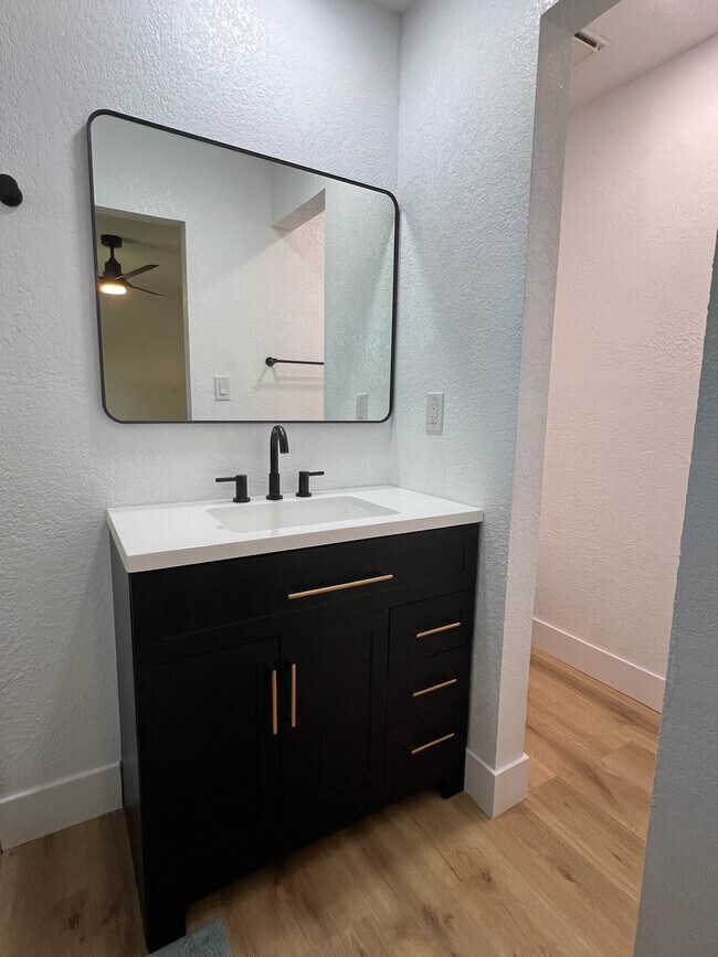 1368 W 14th St Tempe, AZ 85281 photo 5