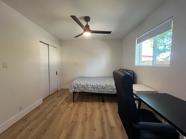 1368 W 14th St Tempe, AZ 85281 photo 4