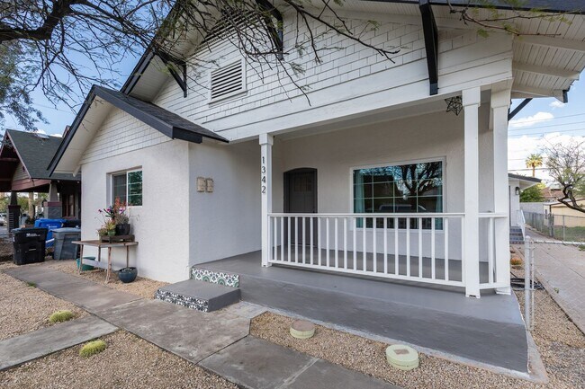 1342 W Monroe St Phoenix, AZ 85007 photo 2