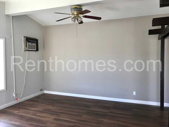 3662 Hondo St San Diego, CA 92105 photo 3