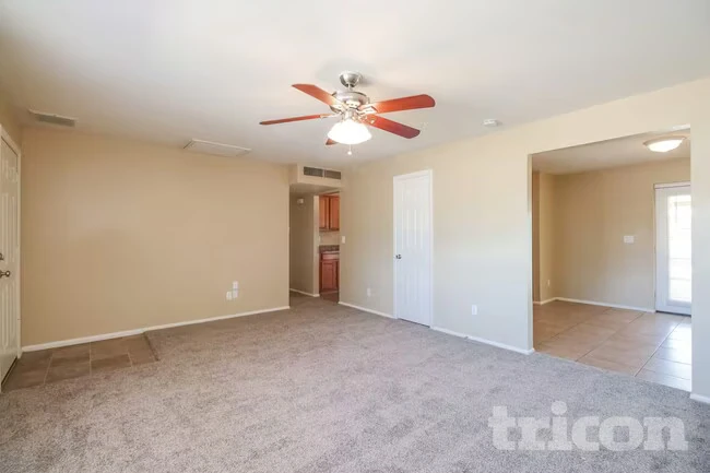 5017 W Sierra Vista Dr Glendale, AZ 85301 photo 4