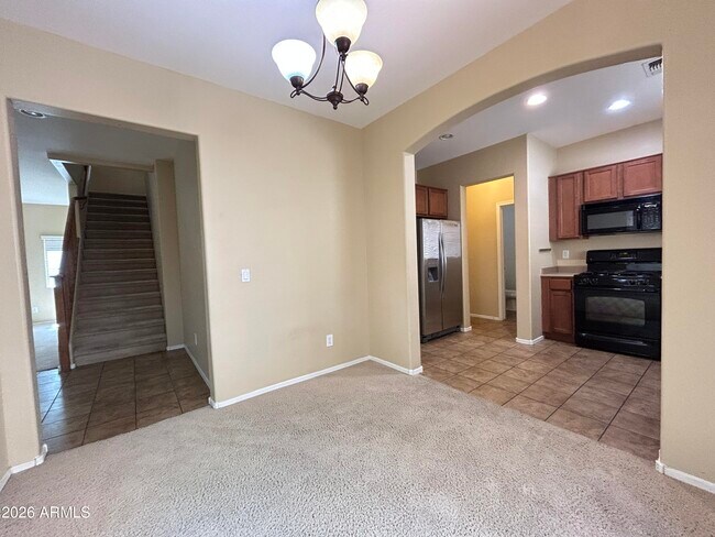 3 Bedroom, 2 1/2 Bathroom, 2 Car Garage in Peoria photo 5