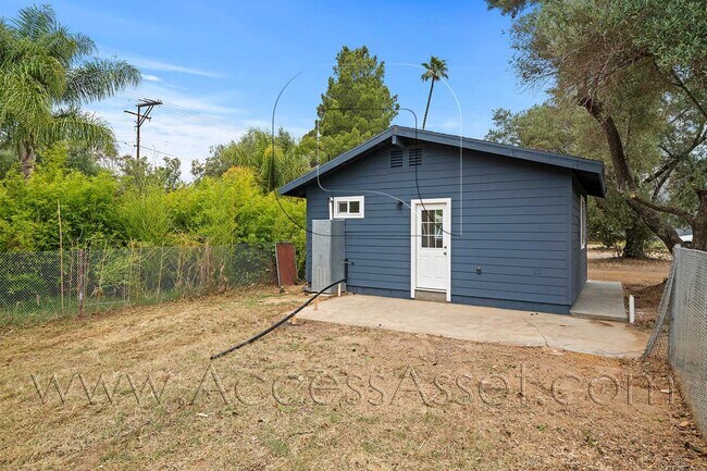 2057 Cam Rainbow Fallbrook, CA 92028 photo 5