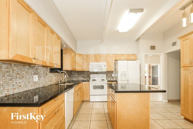 2028 W Schell Dr Phoenix, AZ 85023 photo 5