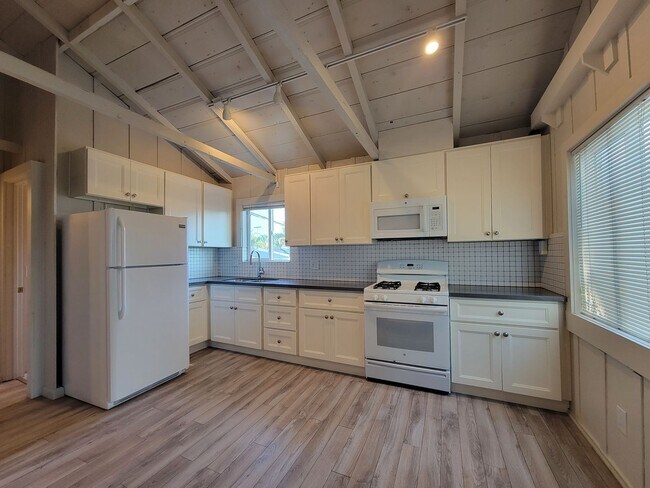 553-557 Silver Strand Blvd Imperial Beach, CA 91932