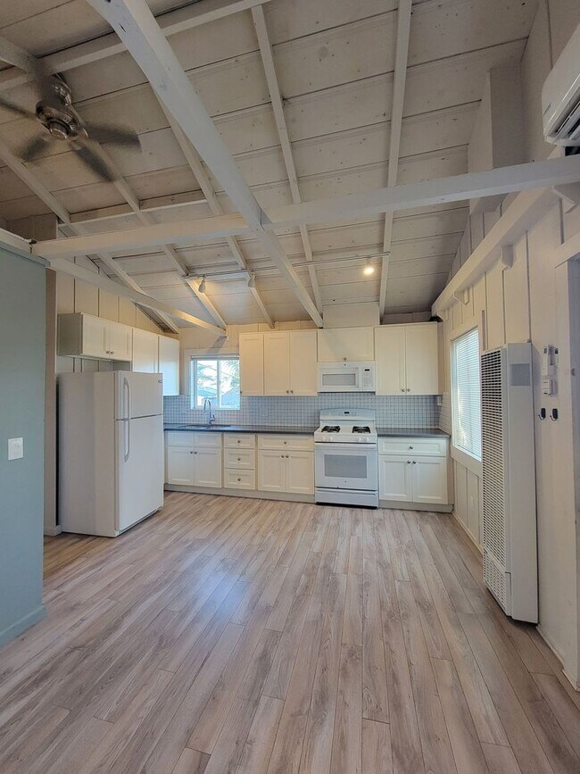 553-557 Silver Strand Blvd Imperial Beach, CA 91932 photo 2