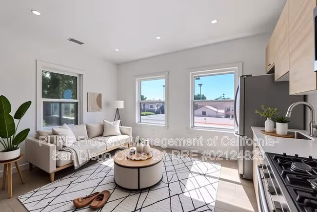 2175 Bacon St San Diego, CA 92107