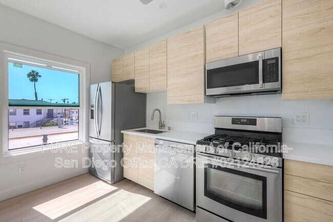 2175 Bacon St San Diego, CA 92107 photo 4