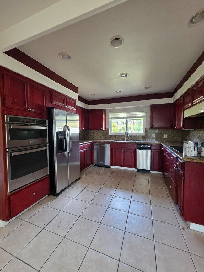 6437 Elmhurst Dr San Diego, CA 92120 photo 2