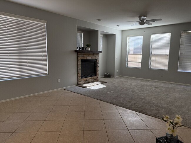 1043 E Julian Dr Gilbert, AZ 85295 photo 4