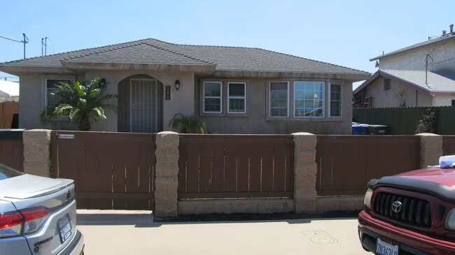 1275 Florence St Imperial Beach, CA 91932 photo 4