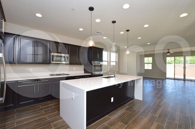1817 S Follett Way Gilbert, AZ 85295 photo 5