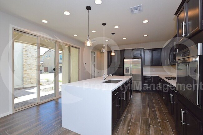 1817 S Follett Way Gilbert, AZ 85295 photo 4