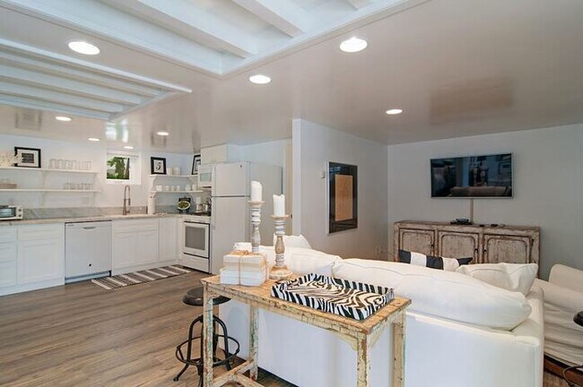 180 Walnut Ave Carlsbad, CA 92008 photo 5