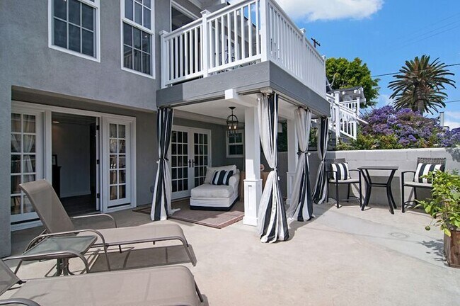 180 Walnut Ave Carlsbad, CA 92008 photo 2