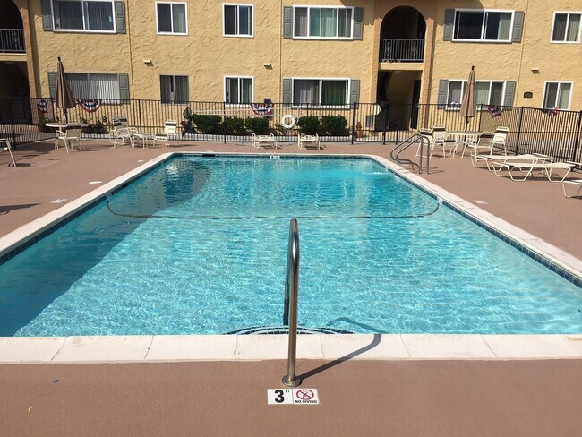 Casa De Windsor - North Clairemont photo 2