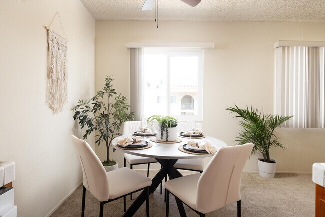 Casa De Windsor - North Clairemont
