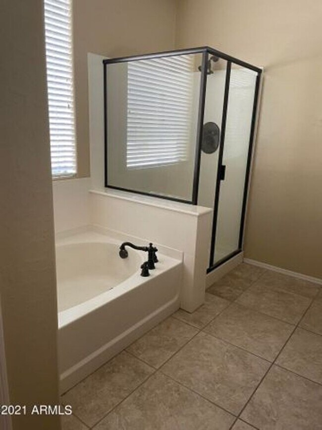 12732 W Chucks Ave Peoria, AZ 85383 photo 3