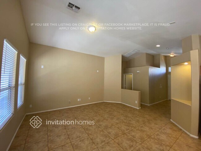9129 W MacKenzie Dr Phoenix, AZ 85037 photo 2