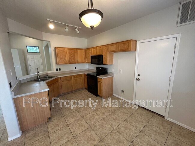 3342 N 143rd Ln Goodyear, AZ 85395 photo 4