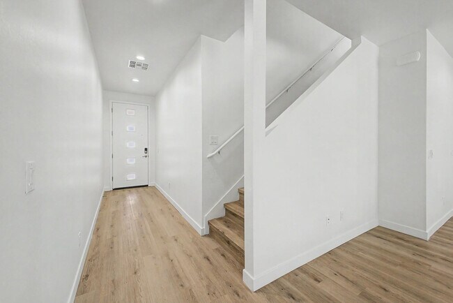 136 W Latona Rd Phoenix, AZ 85041 photo 5