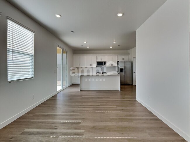 8224 S 21st Ln Phoenix, AZ 85041 photo 5