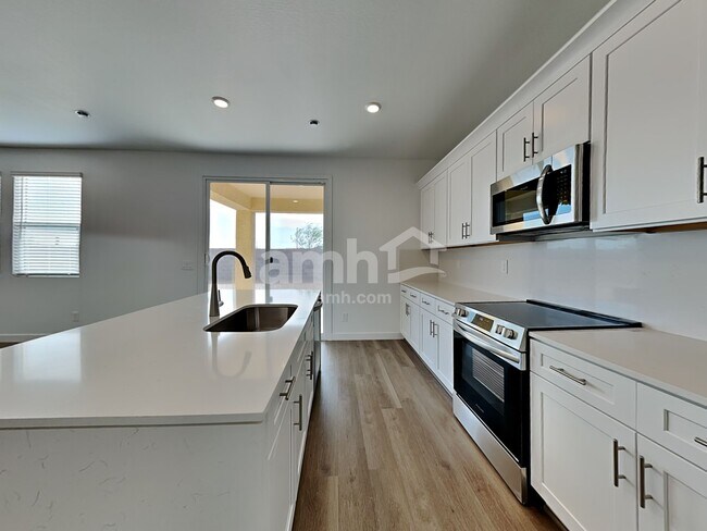 8224 S 21st Ln Phoenix, AZ 85041 photo 3