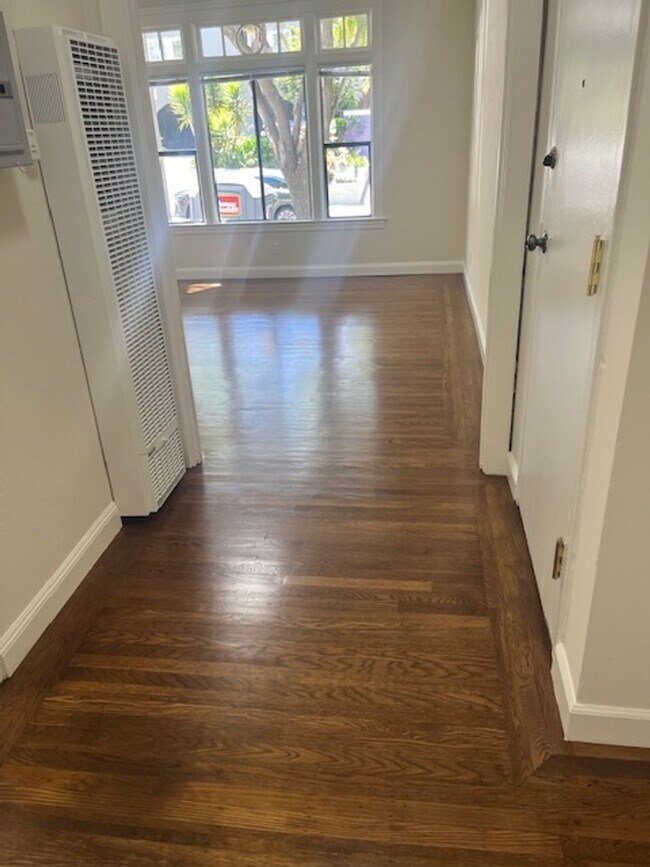 1040 Steiner St San Francisco, CA 94115 photo 5