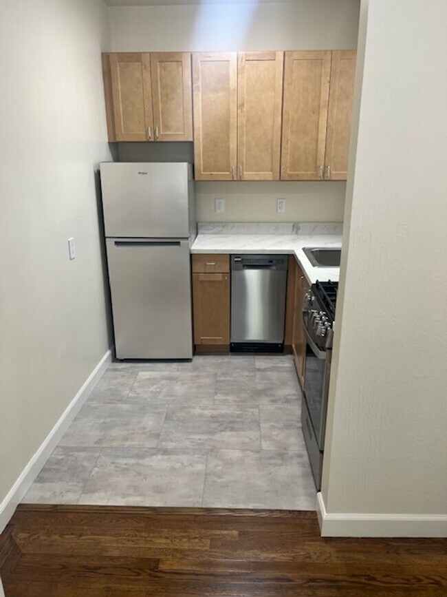 1040 Steiner St San Francisco, CA 94115 photo 2