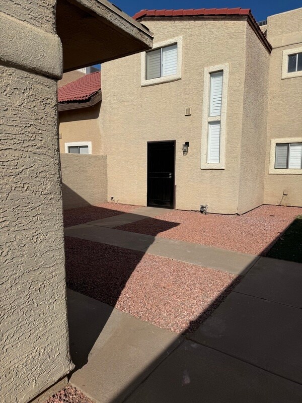 436 E Pecan Rd Phoenix, AZ 85040 photo 3