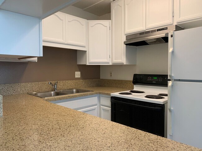 7786 Camino Glorita San Diego, CA 92122 photo 3
