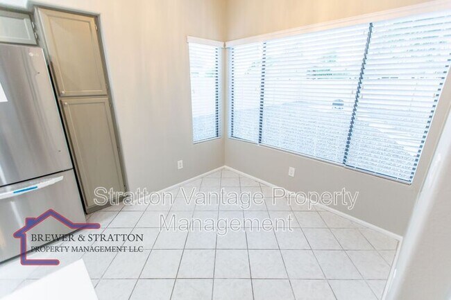 338 E Vaughn Ave Gilbert, AZ 85234 photo 4