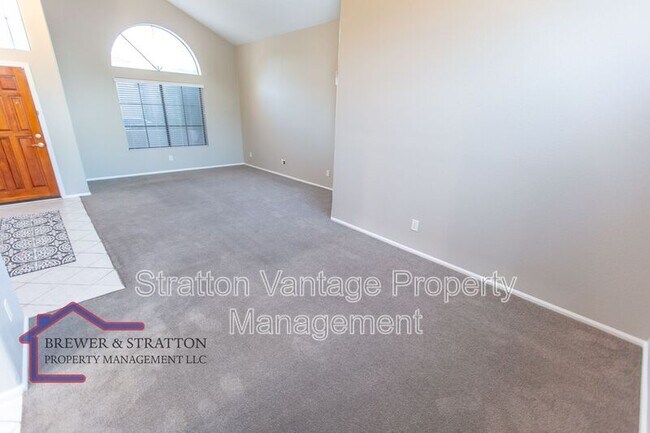 338 E Vaughn Ave Gilbert, AZ 85234 photo 3