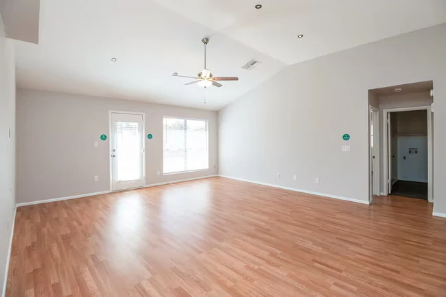 8725 W Carol Ave Peoria, AZ 85345 photo 3