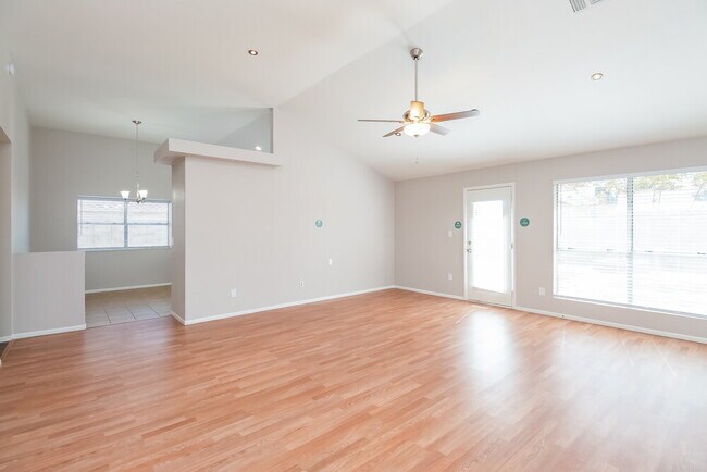 8725 W Carol Ave Peoria, AZ 85345 photo 4