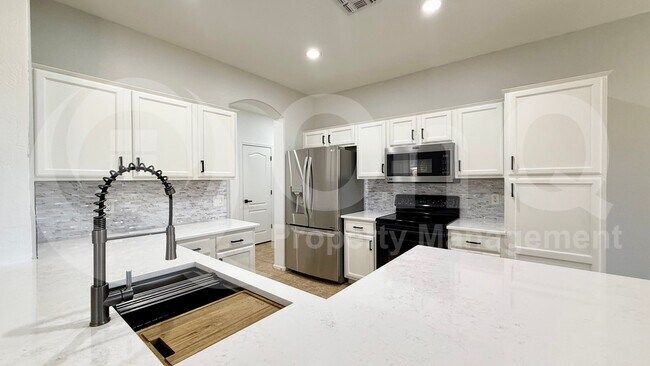 2558 S Martingale Dr Gilbert, AZ 85295 photo 3
