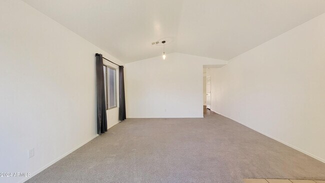 12601 W Fairmount Ave photo 5