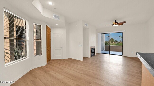 7027 N Scottsdale Rd Paradise Valley, AZ 85253 photo 5