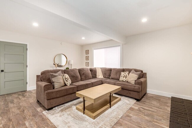 2530 W Obispo Cir Mesa, AZ 85202 photo 2
