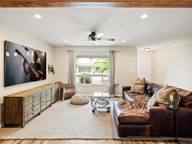 8543 E Mitchell Dr Scottsdale, AZ 85251 photo 5