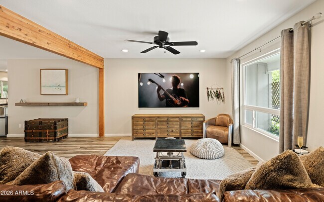 8543 E Mitchell Dr Scottsdale, AZ 85251 photo 3