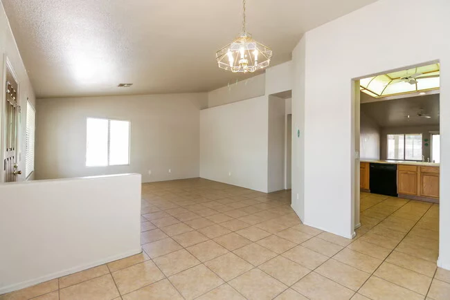 6364 W Villa Rita Dr Glendale, AZ 85308 photo 4