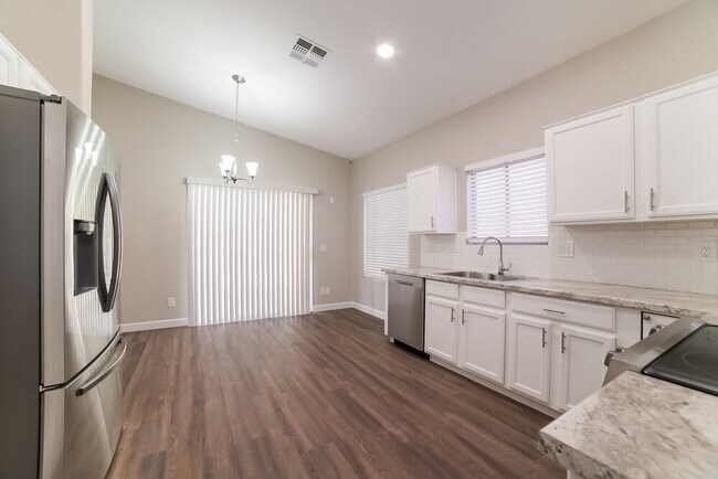947 S Tucana Ln Gilbert, AZ 85296 photo 5