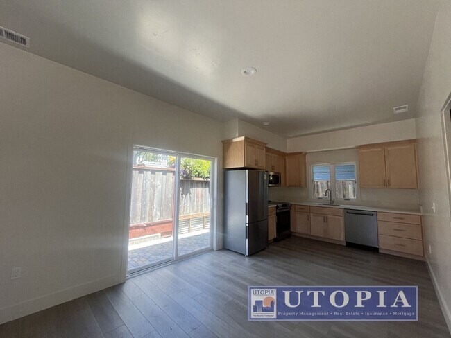 528 Dufour St Santa Cruz, CA 95060 photo 2