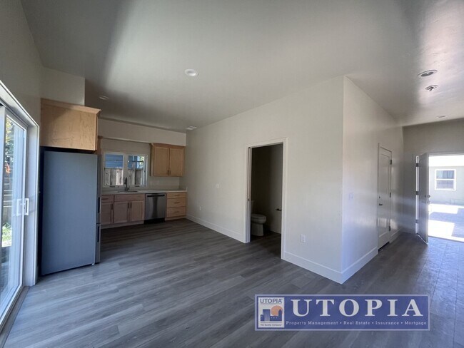 528 Dufour St Santa Cruz, CA 95060 photo 4
