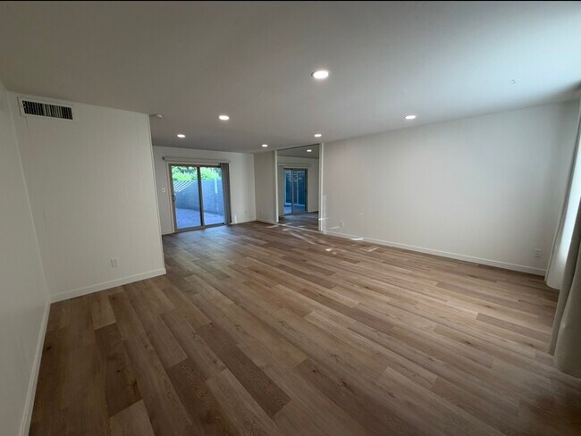 4818 S Alder Dr Tempe, AZ 85282 photo 3