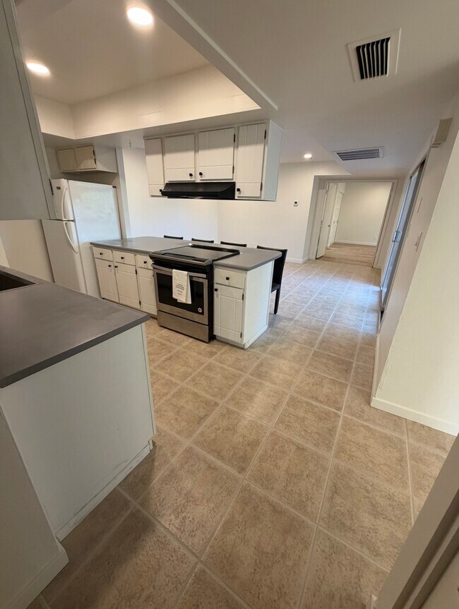 4818 S Alder Dr Tempe, AZ 85282 photo 5