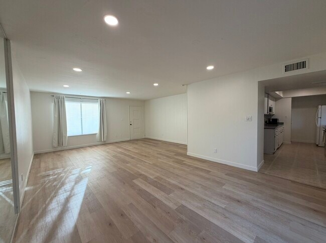 4818 S Alder Dr Tempe, AZ 85282 photo 4